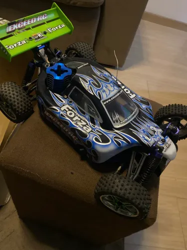 Carro a combustão Forza