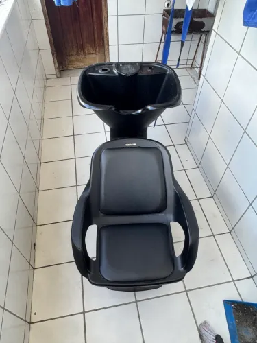 Lavatório de plástico