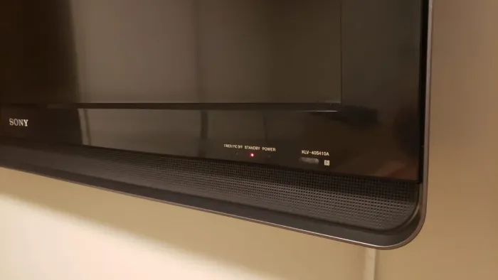 TV Sony Bravia com acessórios (suporte e chromecast)