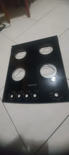 Mesa temperada atlas 
