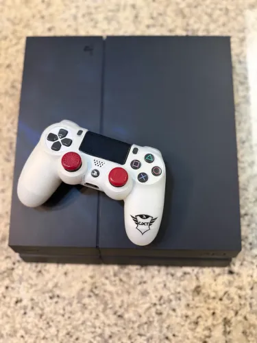 PlayStation 4 (PS4) 1TB - Excelente estado