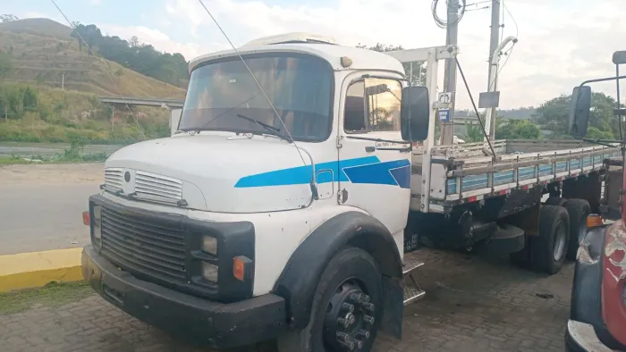 Caminhão 1113