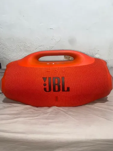 Vendo JBL nova nova uma semana de comprada na caixa