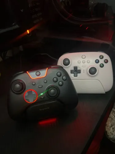 Controle Gamer EasySMX X05 Pro Hall Effect RGB Sem Fio + Dock de Carregamento
