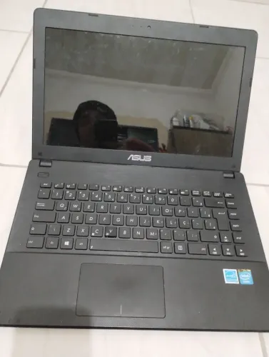 Notebook Asus x45c funcionando com detalhes 
