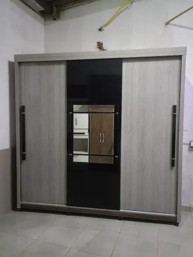 Guarda roupa gigante usado ENTREGO E MONTO 