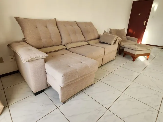 Sofá retrátil e reclinável