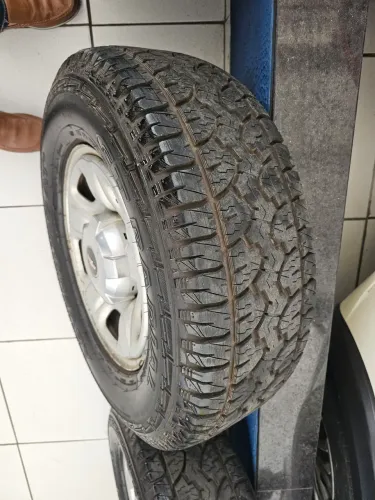 Pneus aro 16 da s10! Pneus novos.