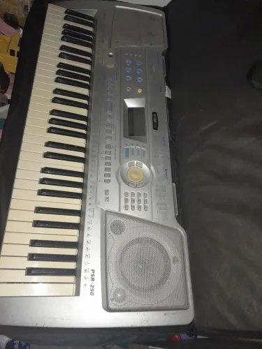 Teclado Yamaha PSR-320