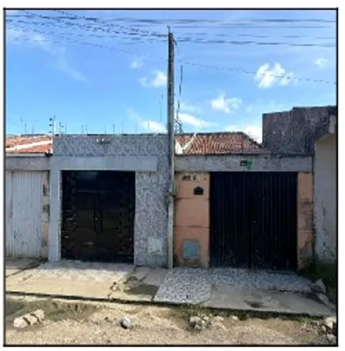 Casa no JARDIM BANDEIRANTES em Maracanaú/CE - Caixa *6518