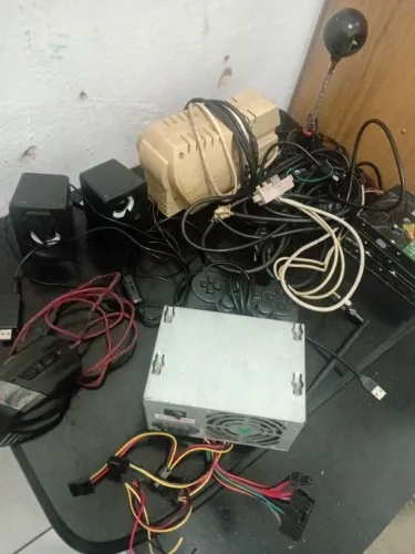 Computador acessórios troco em celular também 