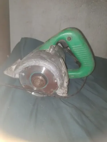 Maquita leia o anúncio