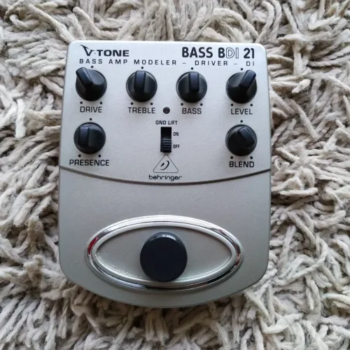 Pedal Preamp Bass BDI 21 Behringer (Sansamp Bass Driver)