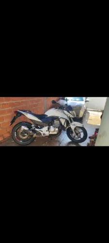 VENDE -SE CB 300 R 2014/2014