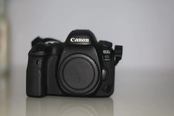 CANON 6D MARK II (Corpo) - OPORTUNIDADE!