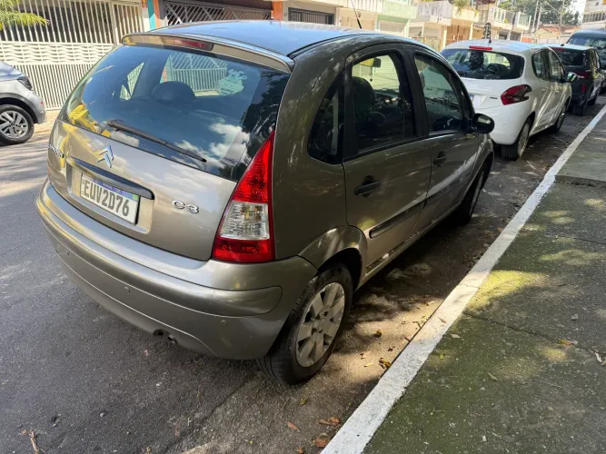 Citroen C3 GLX 1.4/ GLX Sonora 1.4 Flex 8V 5P 2012