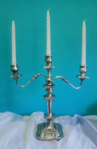 Antigo e raríssimo castiçal Espessurado a prata Old english Silver