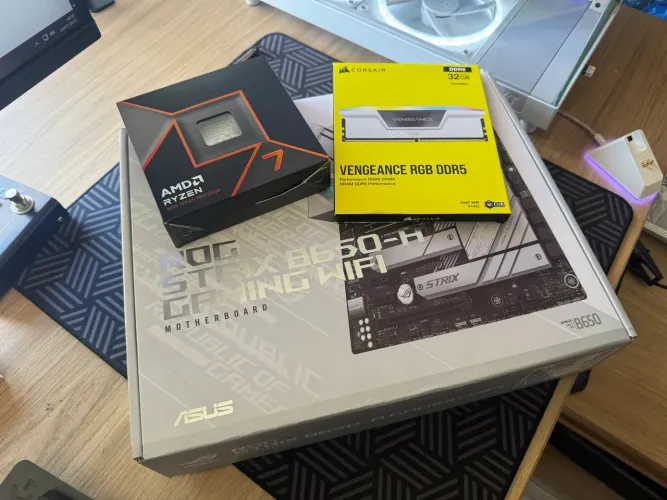 Kit Upgrade AM5 B650 Rog Strix WiFi + Ryzen 9700x + 32gb Corsair 6400mhz