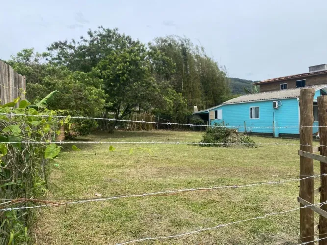 Terreno na Encantada com Vista para as Montanhas | 407m² Pronto para Construir