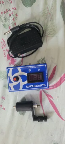 Maquina de tattoo, pedal e fonte