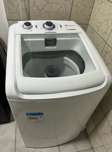 Máquina de Lavar Electrolux 9kg Efficient Care LED09 220V