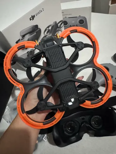Drone DJI Avata 2 Fly More Combo + acessórios extras - Estado de novo