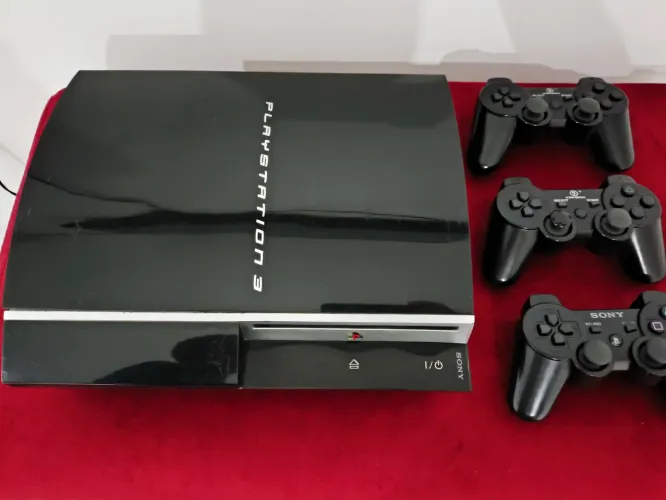 Playstation3 20 jogos e 3 manetes
