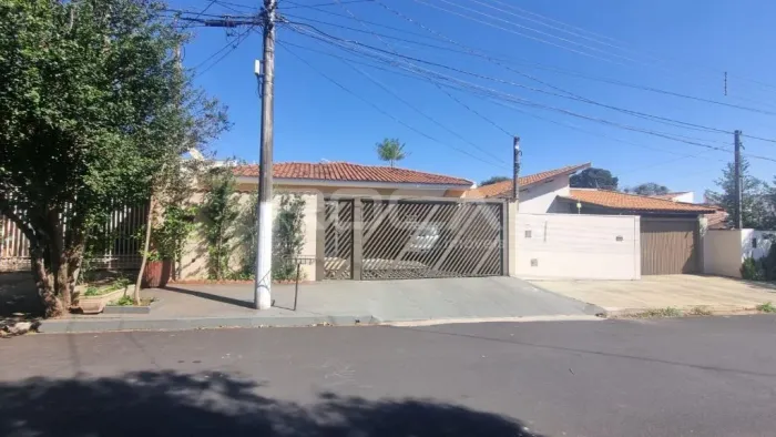Casa Padrão à Venda no Residencial Samambaia, São Carlos
