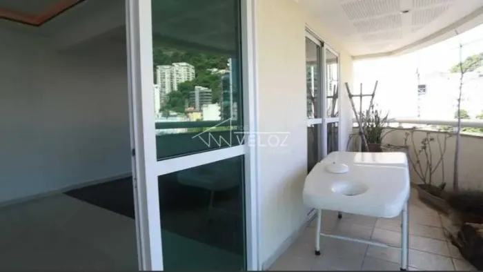 Cobertura : / Residencial / Humaitá