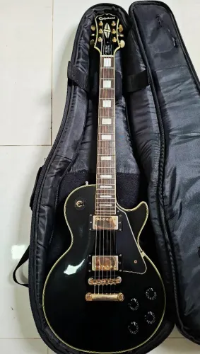 Guitarra Epiphone Les Paul Custom Pro