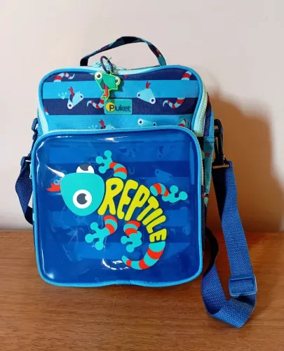 Lancheira Puket com bolso frontal