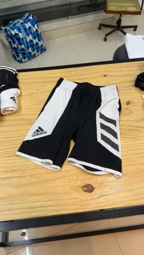 Bermuda Adidas Pro - Tamanho P