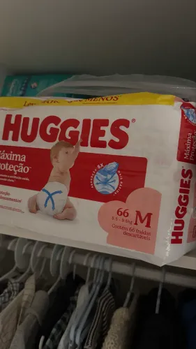Fraldas Huggies M