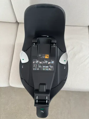 Maxi-Cosi Pabble 360 Pro2  + base essencial black Isofix