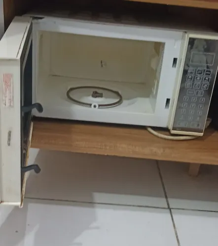 Vendo microondas com defeito liga mas não está esquentando 