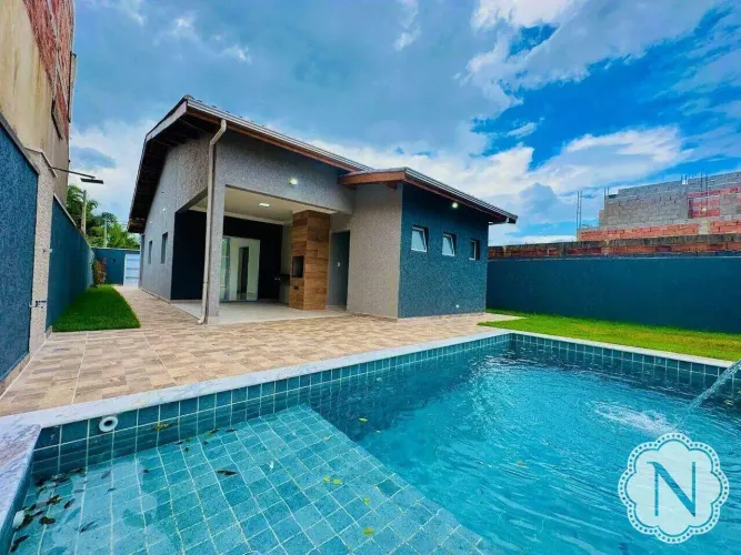 Casa à venda com 3 quartos no bairro Gaivota (Praia)