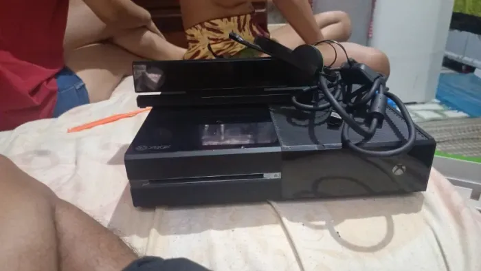 Vende-se um Xbox on em bom estado nunca aberto tudo original 