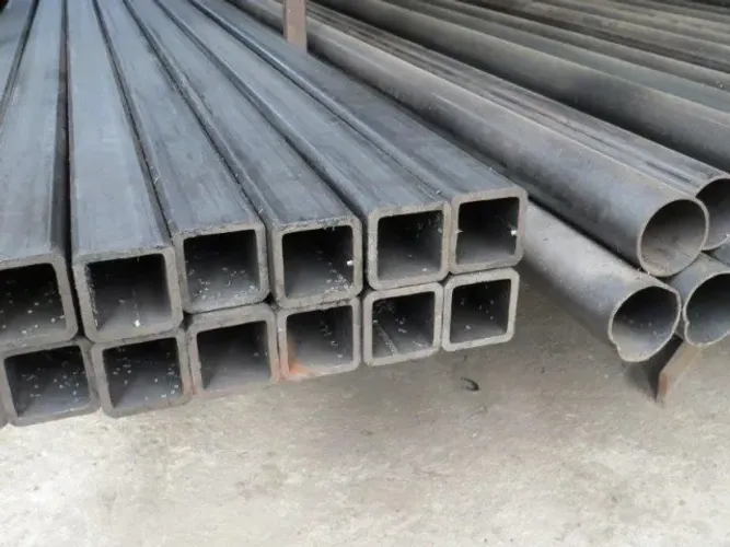 Metalon 40x40x2mm e chapas 1/2" e 3/4"