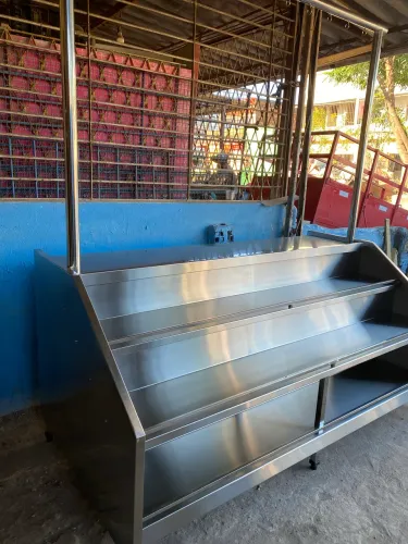 Balcão de salgados todo no inox