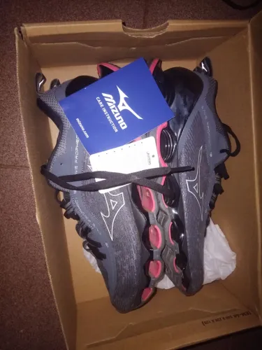 Vendo tênis mizuno original número 42