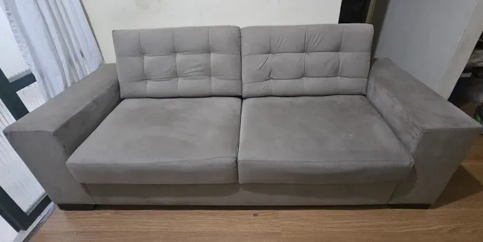 Sofá 4 lugares em suede