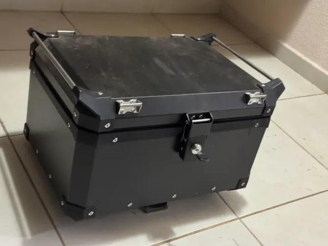VENDO baú de alumínio 48l