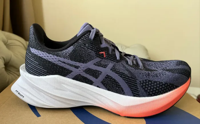 Tênis Asics DYNABLAST
