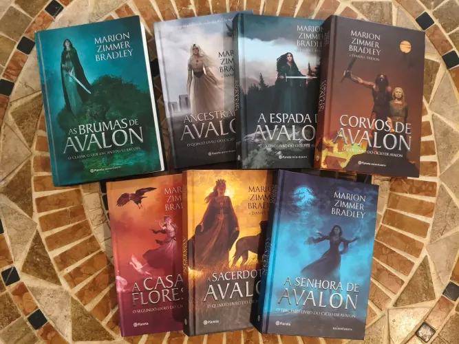 Coleção Completa Ciclo De Avalon - 11 Vols Capa Dura Planeta