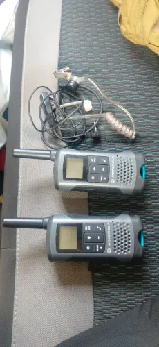 Par de Rádios HT Motorola T200MC