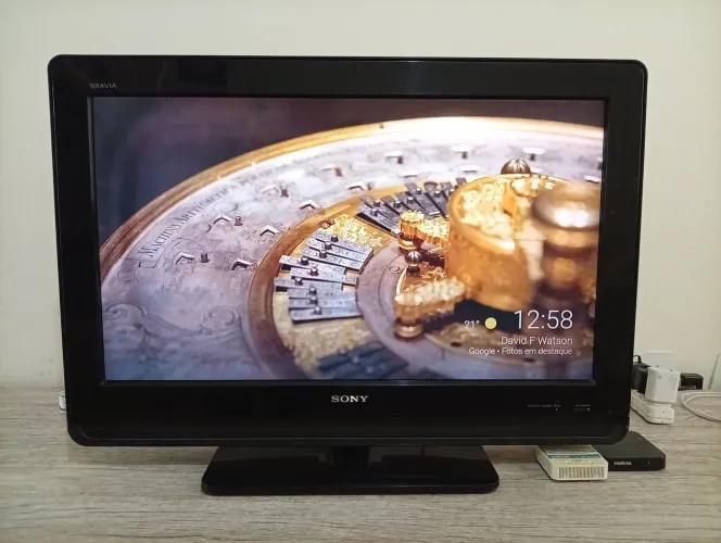 Tv Sony 32", Rack e Tv Box Intel bras
