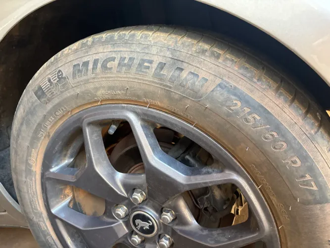 Pneu Michelin 212/60-17