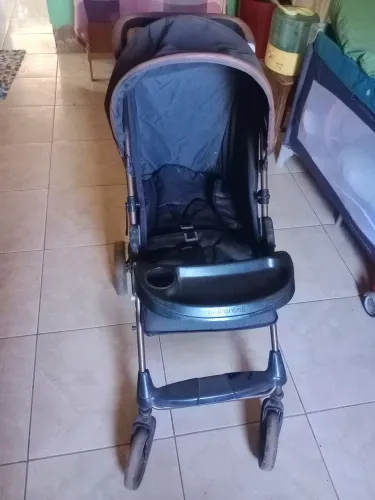 Vendo carrinho de bebê Galzerano semi-novo MUITO bem conservado