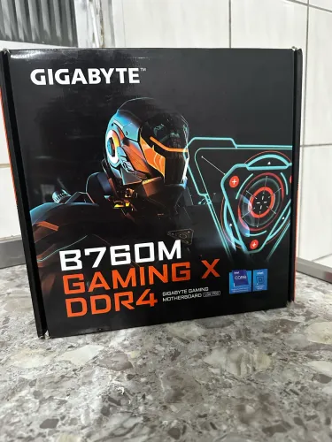 Placa mãe Gigabyte