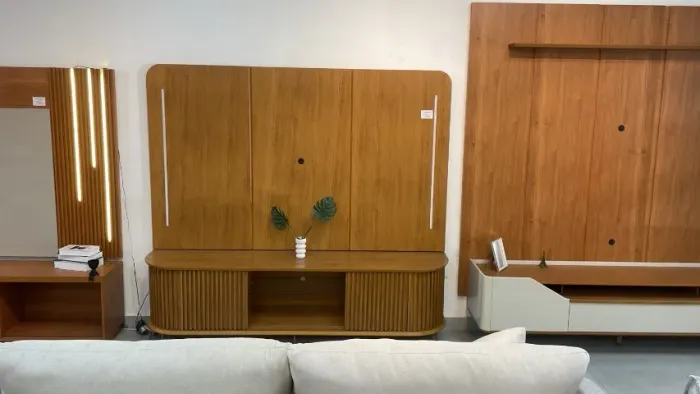 BANCADA COM PAINEL (MOSTRUÁRIO)